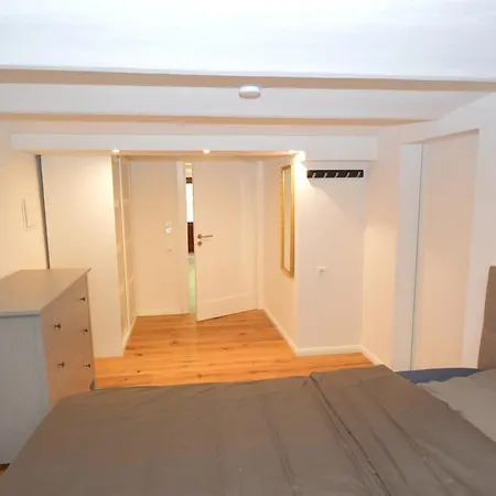 Newly Renovated With Small Garden & Service Appartement Bremen