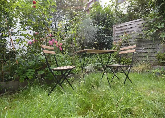 Newly Renovated With Small Garden & Service * Bremen